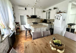 Дом 146м², 2-этажный, участок 4 сот.