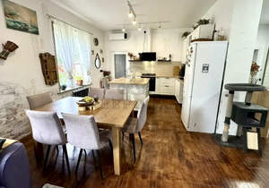 Дом 146м², 2-этажный, участок 4 сот.