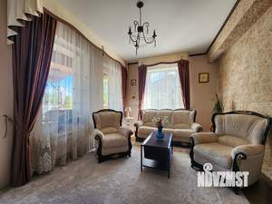 Дом 265м&sup2;, 2-этажный, на длительный срок, 