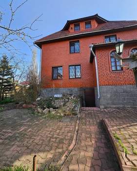 Дом 400м², 3-этажный, участок 15 сот.  