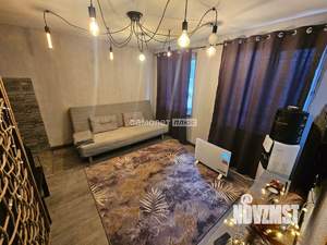 Дом 30м&sup2;, 2-этажный, участок 6 сот.  