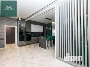 Дом 200м&sup2;, 2-этажный, участок 10 сот.  