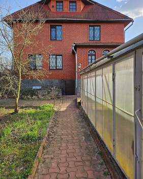 Дом 400м², 3-этажный, участок 15 сот.  