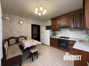 Дом 140м&sup2;, 2-этажный, участок 16 сот.  