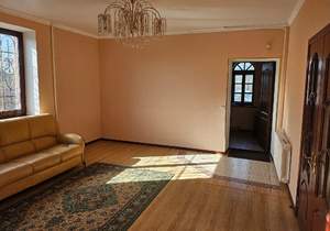 Дом 400м², 3-этажный, участок 15 сот.  