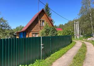 Дом 30м², 2-этажный, участок 6 сот.  