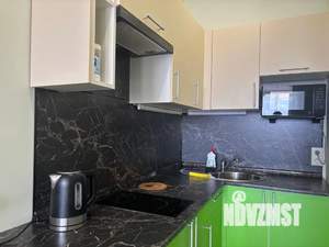 Студия квартира, посуточно, 38м2, 9/10 этаж