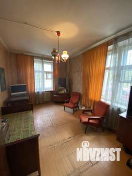 2-к квартира, вторичка, 60м2, 1/5 этаж