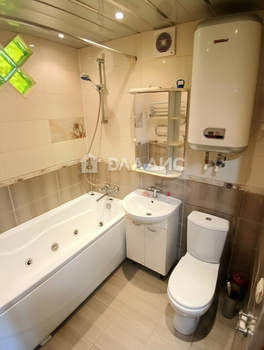 3-к квартира, вторичка, 63м2, 5/5 этаж