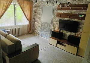 2-к квартира, вторичка, 43м2, 1/4 этаж