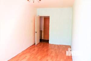 2-к квартира, вторичка, 42м2, 3/5 этаж