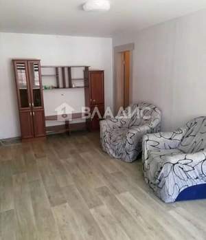 2-к квартира, вторичка, 43м2, 1/4 этаж