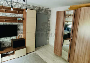 2-к квартира, вторичка, 43м2, 1/4 этаж