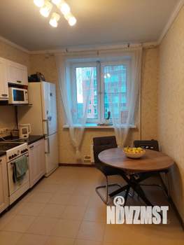 2-к квартира, вторичка, 56м2, 8/17 этаж