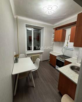 2-к квартира, вторичка, 49м2, 4/4 этаж