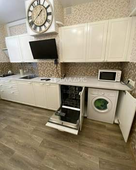 2-к квартира, вторичка, 71м2, 1/5 этаж