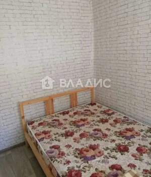 2-к квартира, вторичка, 43м2, 1/4 этаж