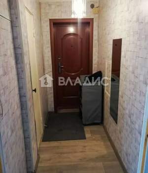 2-к квартира, вторичка, 43м2, 1/4 этаж