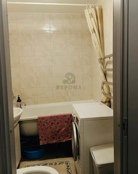 2-к квартира, вторичка, 43м2, 1/4 этаж