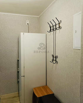 2-к квартира, вторичка, 43м2, 1/4 этаж