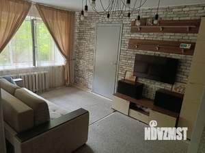 2-к квартира, вторичка, 43м2, 1/4 этаж