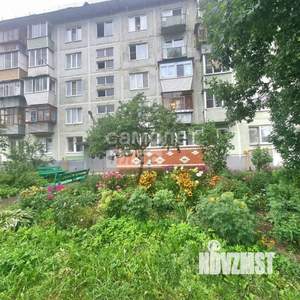 2-к квартира, вторичка, 42м2, 1/5 этаж